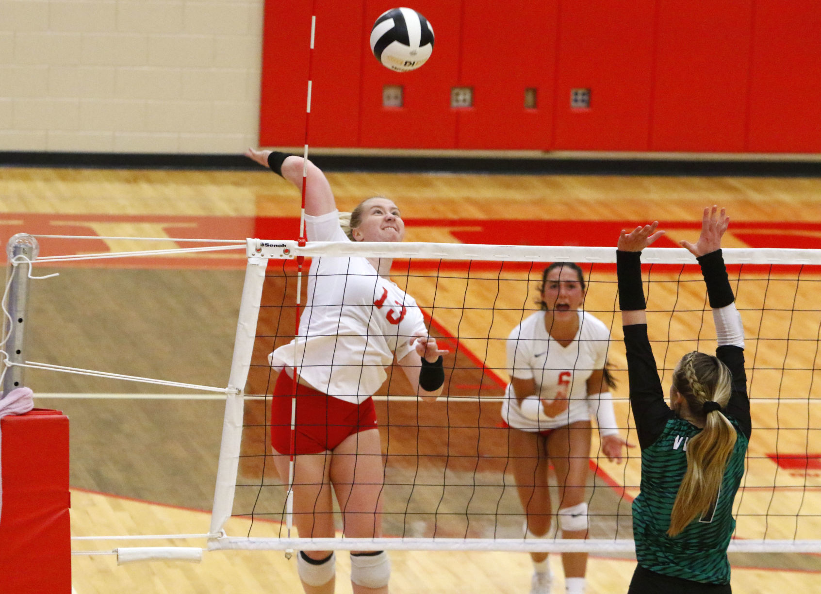 4A volleyball sectional final: Crown Point vs. Valparaiso